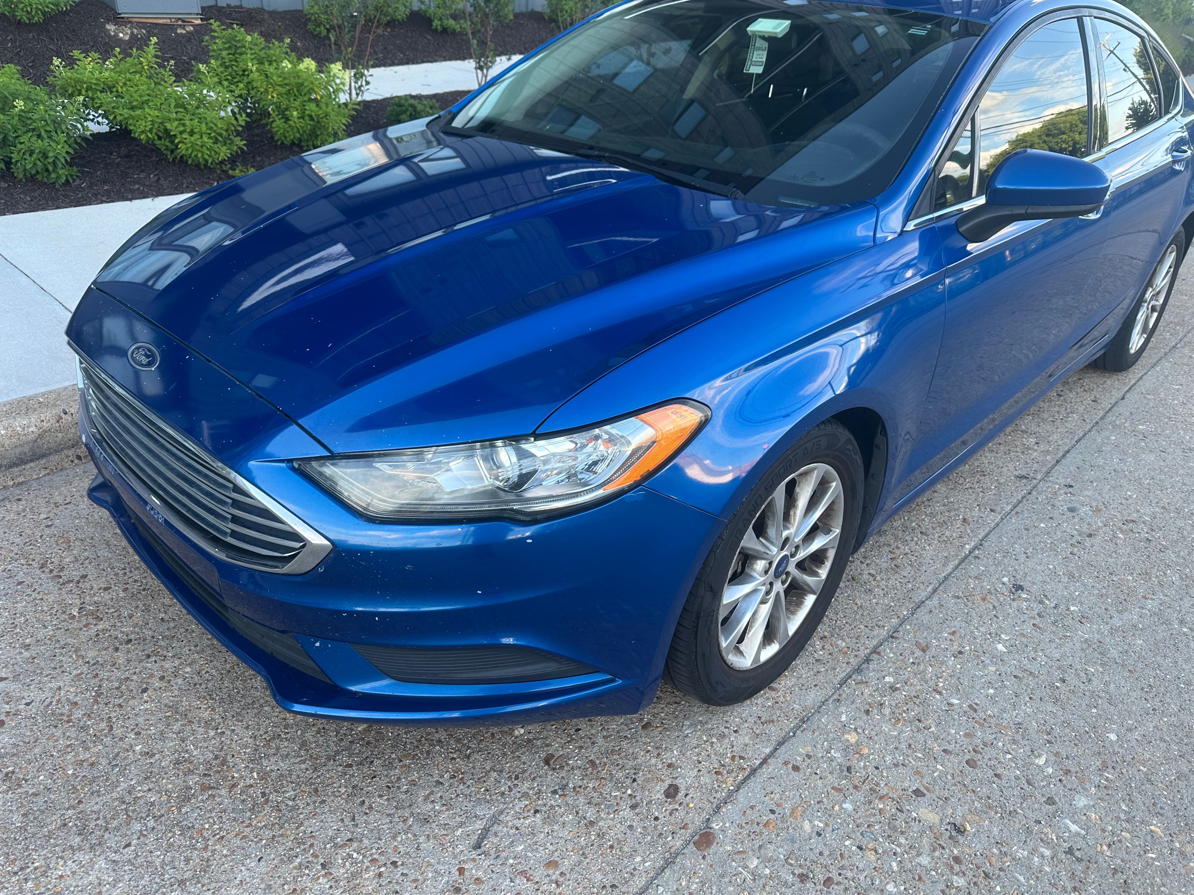 Used 2017 Ford Fusion SE FWD image 18