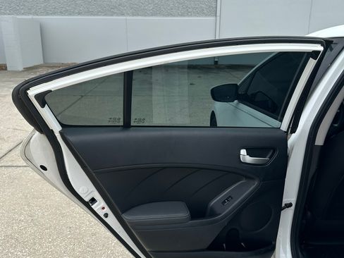 Used 2017 Kia Forte LX image 23