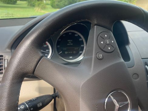 Used 2010 Mercedes-Benz C 300 4MATIC Sedan image 2