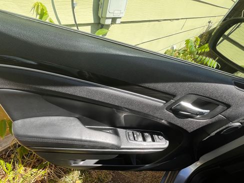 Used 2015 Chrysler 300 Limited RWD image 17