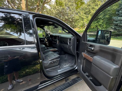 Used 2022 Chevrolet Silverado 2500 High Country w/ Z71 Off-Road Package AWD/4WD image 6