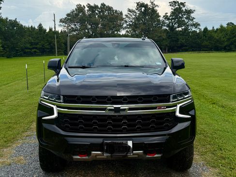 Used 2022 Chevrolet Tahoe Z71 w/ Z71 Off-Road Package AWD/4WD image 2