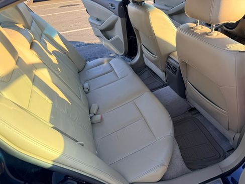 Used 2007 Nissan Altima 3.5 SE w/ Technology Pkg image 22