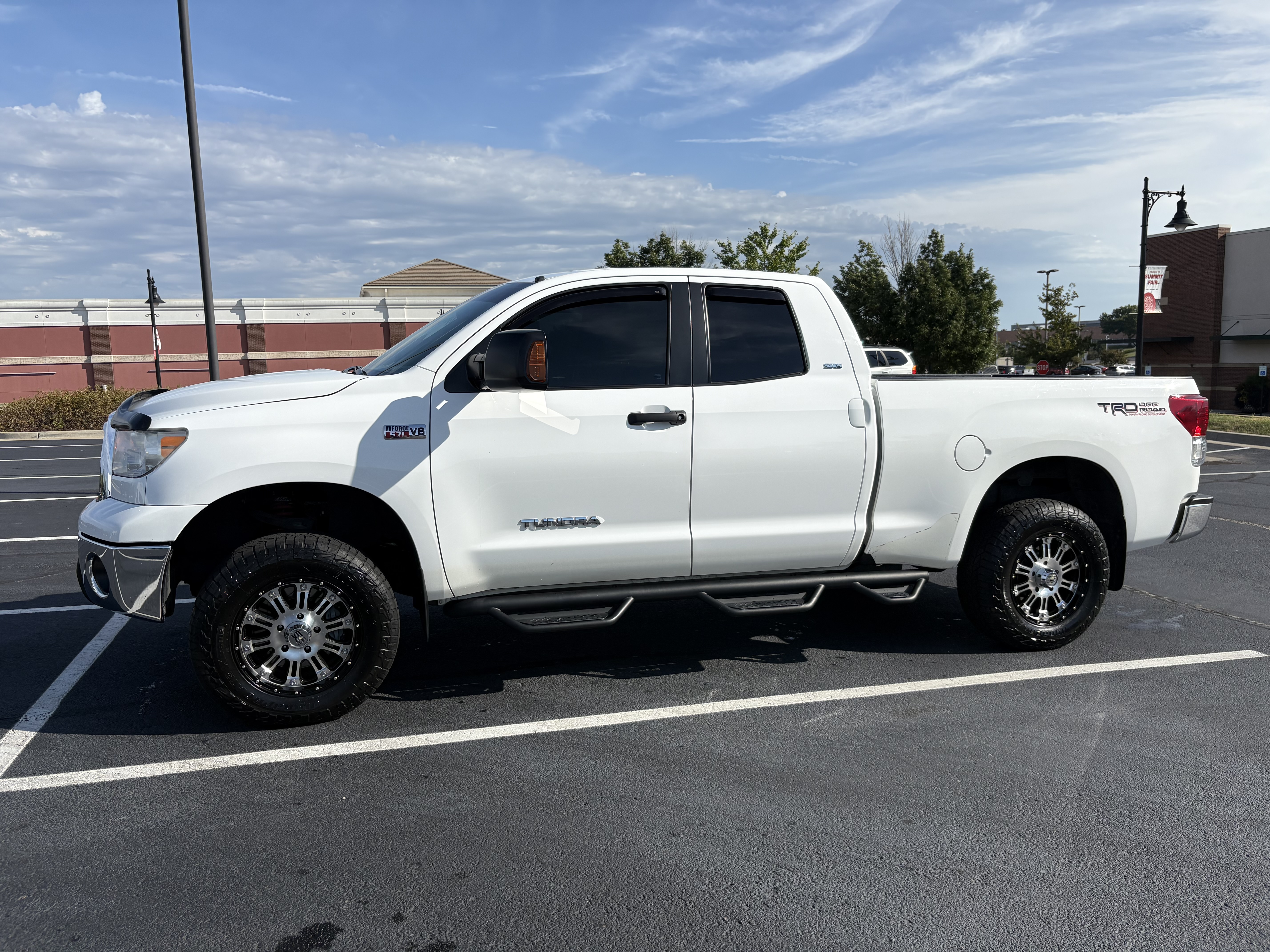 Used 2012 Toyota Tundra 4x4 Double Cab w/ TRD Off-Road Pkg image 2