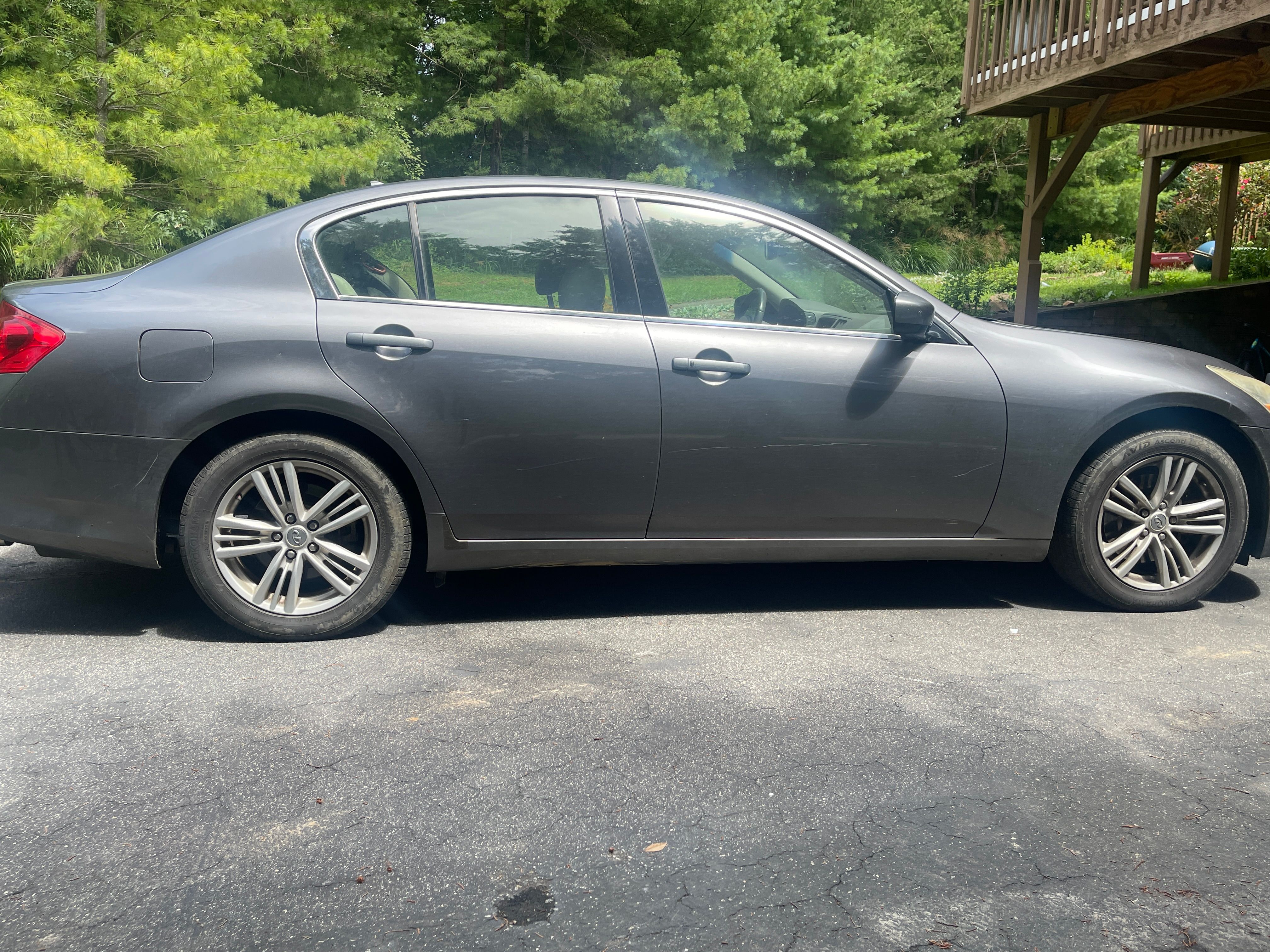 Used 2012 INFINITI G37 x Sedan w/ Premium Pkg AWD/4WD image 12