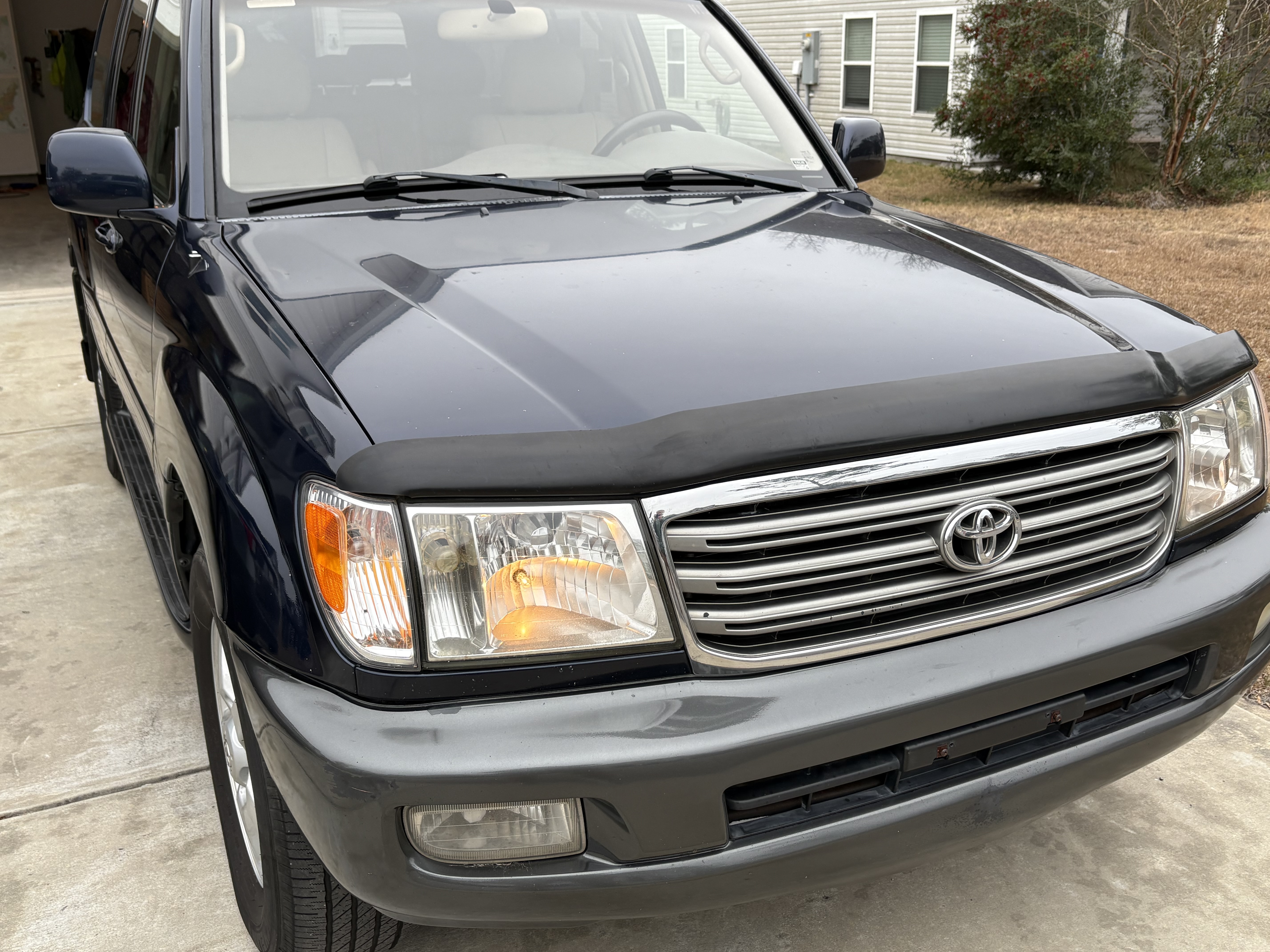 Used 2005 Toyota Land Cruiser w/ Convenience Pkg AWD/4WD image 1