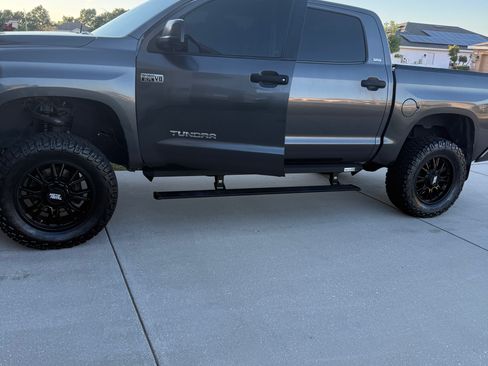 Used 2016 Toyota Tundra SR5 image 2