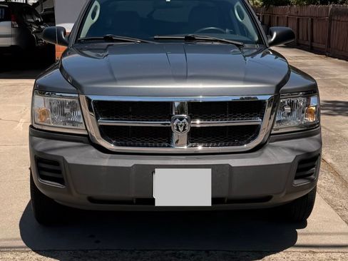 Used 2008 Dodge Dakota SXT RWD image 2