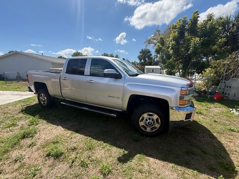Used 2015 Chevrolet Silverado 2500 LT w/ LT Convenience Package image 2