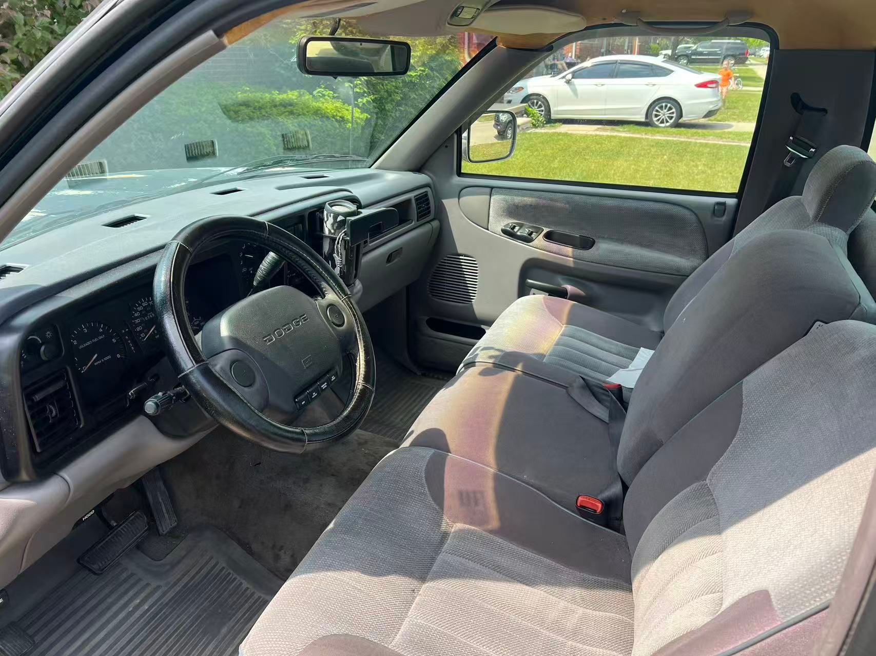 Used 1995 Dodge Ram 1500 Truck 2WD Regular Cab image 2