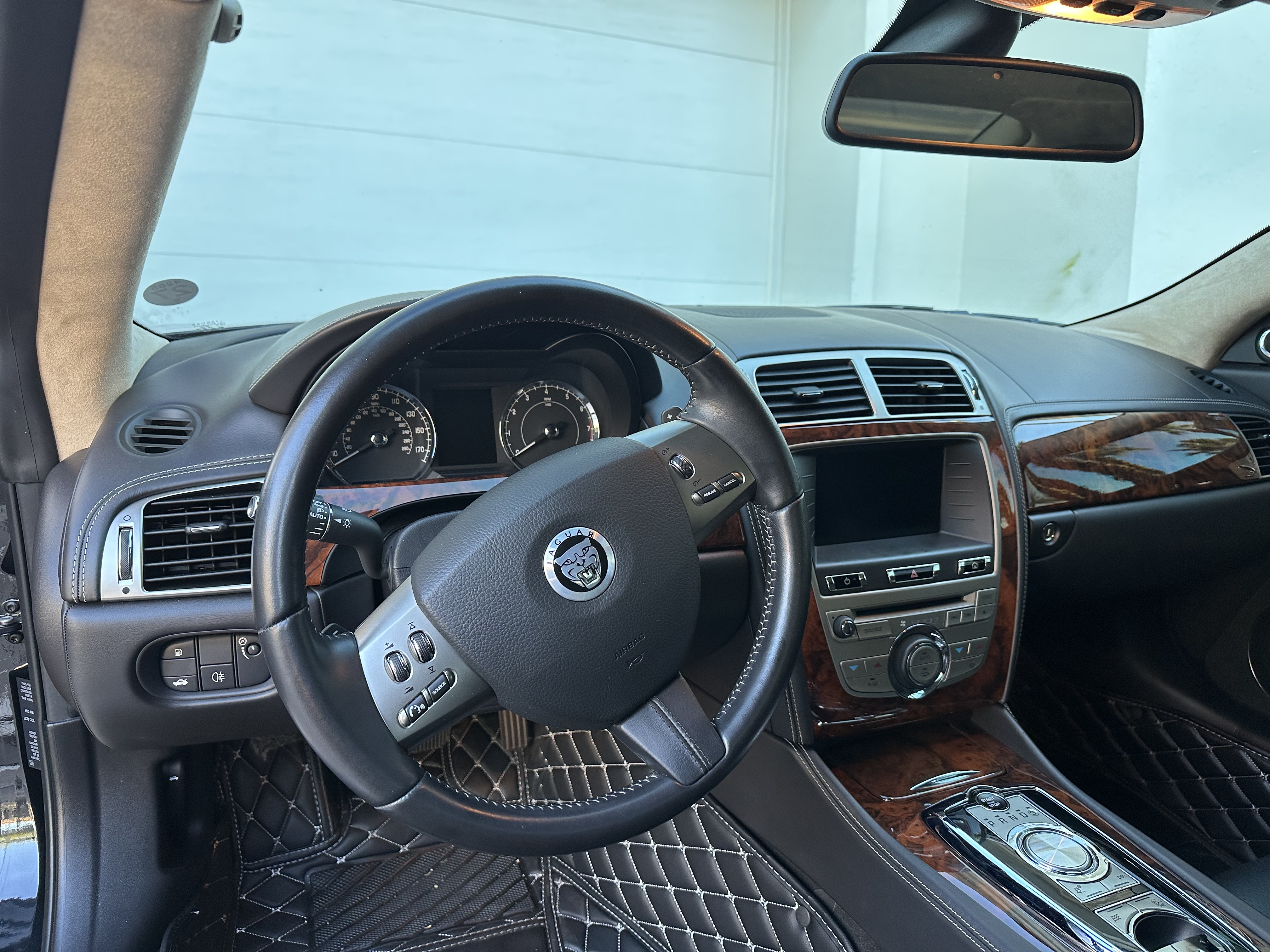 Used 2010 Jaguar XK Coupe RWD image 13