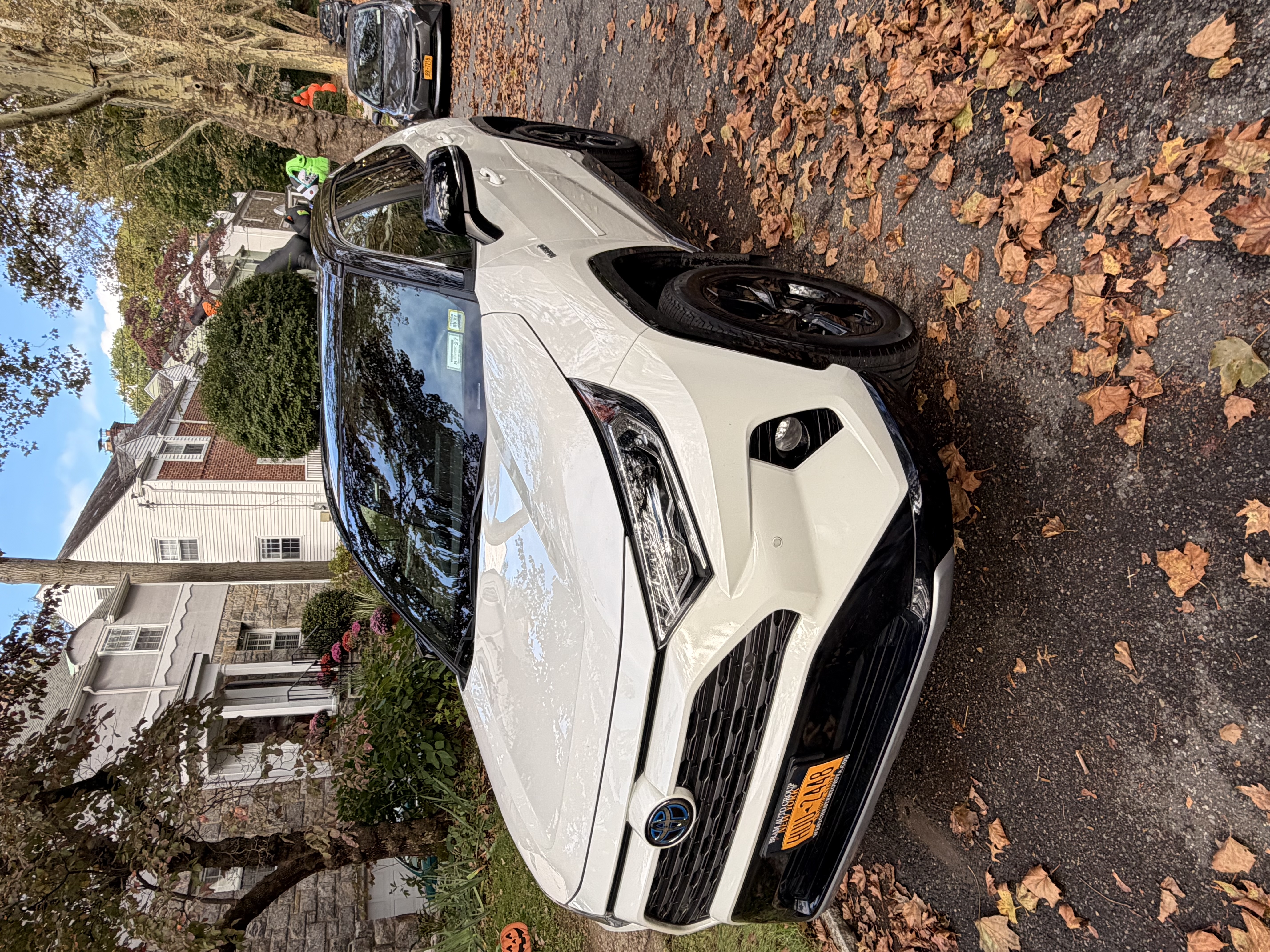 Used 2021 Toyota RAV4 XSE AWD/4WD image 10