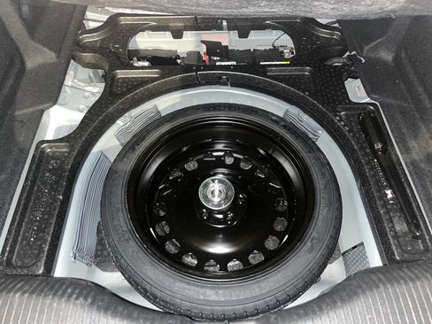 Used 2017 Chevrolet Cruze LT w/ Convenience Package image 19