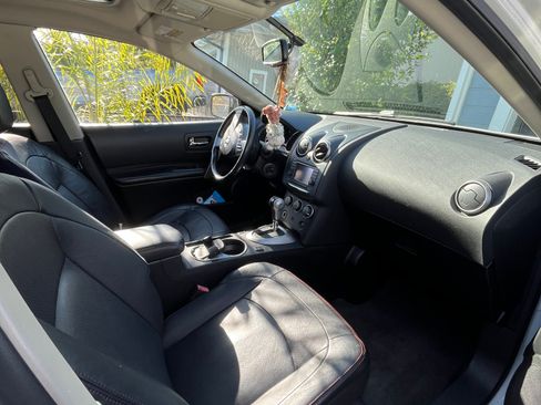 Used 2011 Nissan Rogue SV w/ SL Pkg image 8