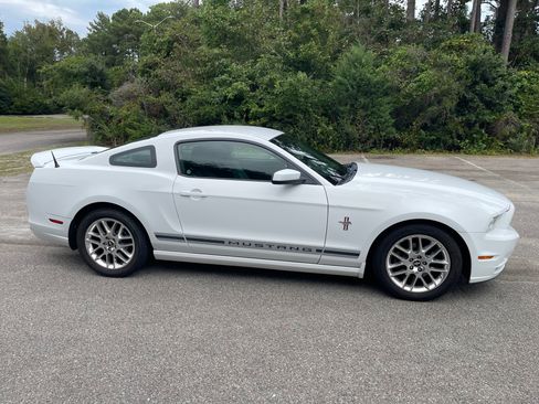 Used 2014 Ford Mustang Premium w/ Equipment Group 202A RWD image 4