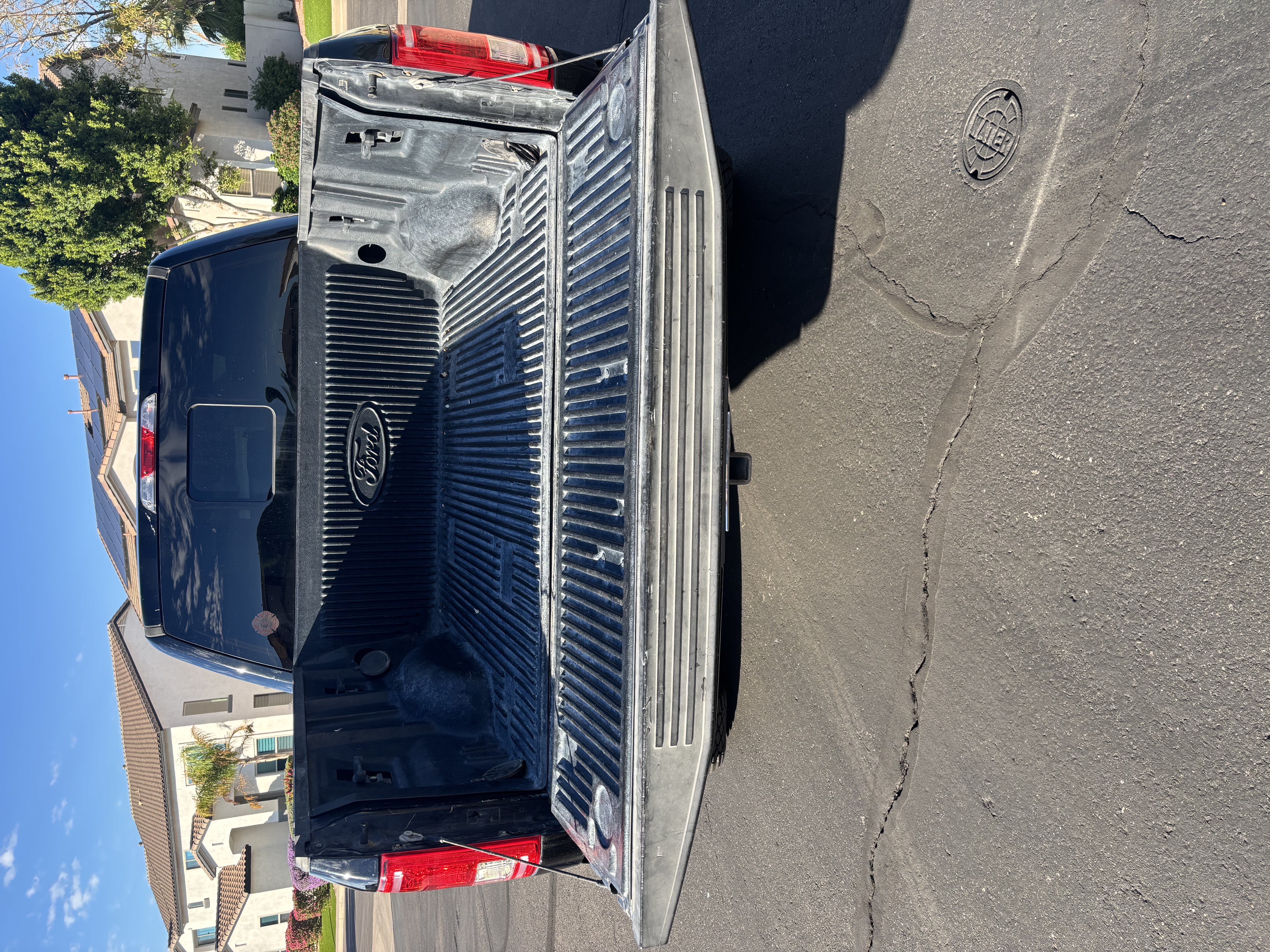 Used 2017 Ford F150 XLT AWD/4WD image 6