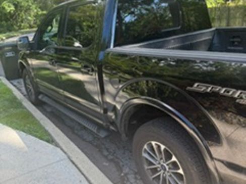 Used 2018 Ford F150 XLT w/ Equipment Group 302A Luxury AWD/4WD image 5