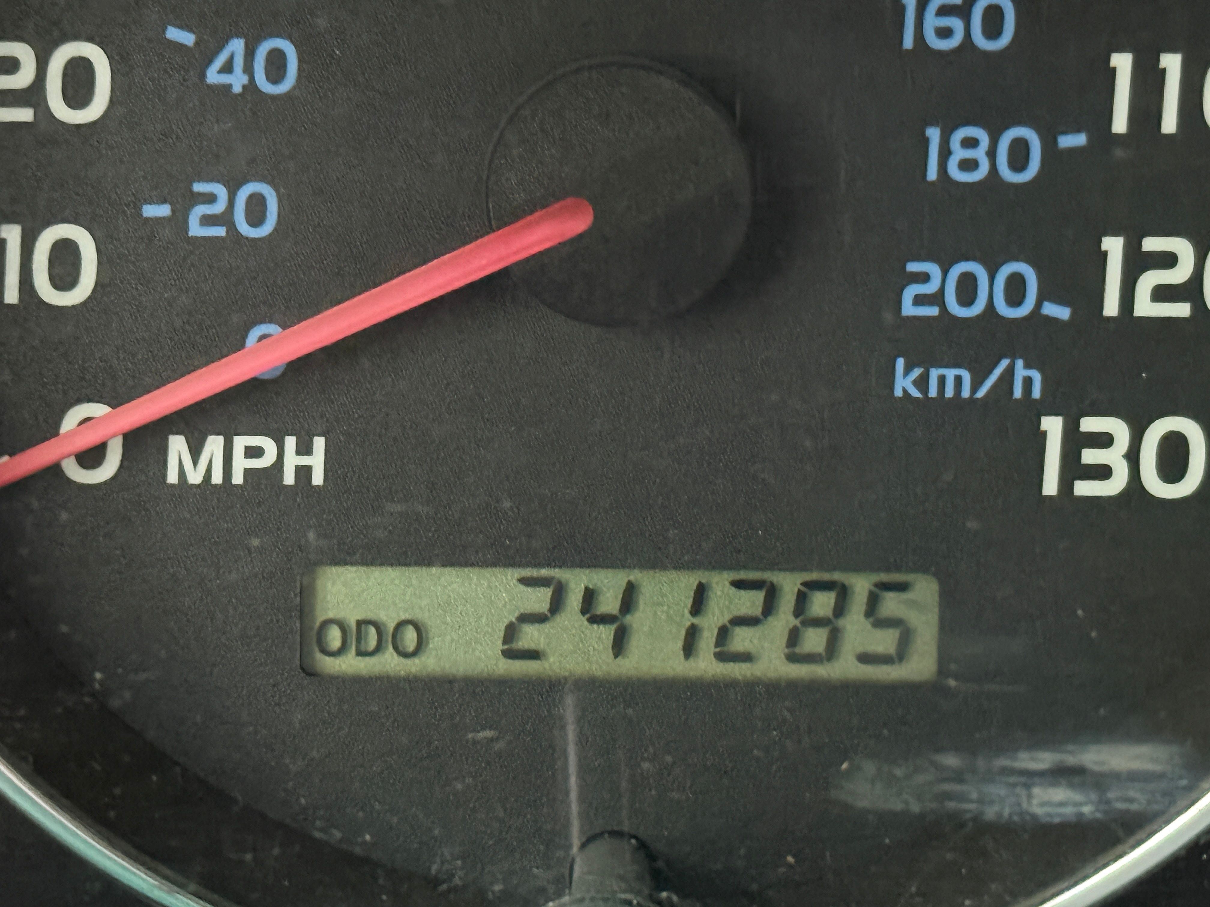 Used 2005 Toyota Land Cruiser AWD/4WD image 11
