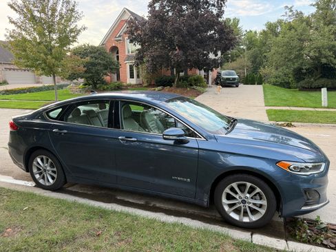 Used 2019 Ford Fusion SEL FWD image 6