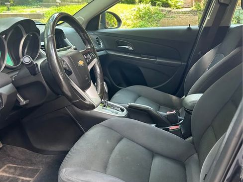 Used 2014 Chevrolet Cruze LT w/ Technology Package image 9