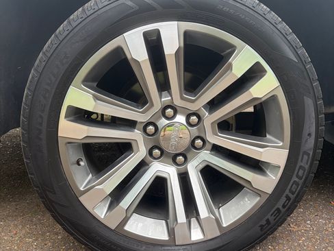 Used 2018 GMC Yukon XL Denali w/ Denali Ultimate Package AWD/4WD image 10