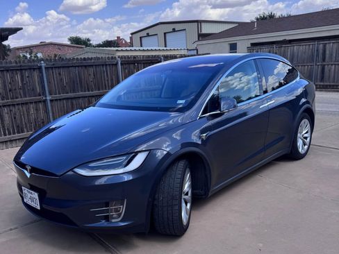Used 2018 Tesla Model X 100D image 1