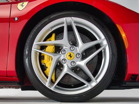 Used 2021 Ferrari F8 Tributo image 18