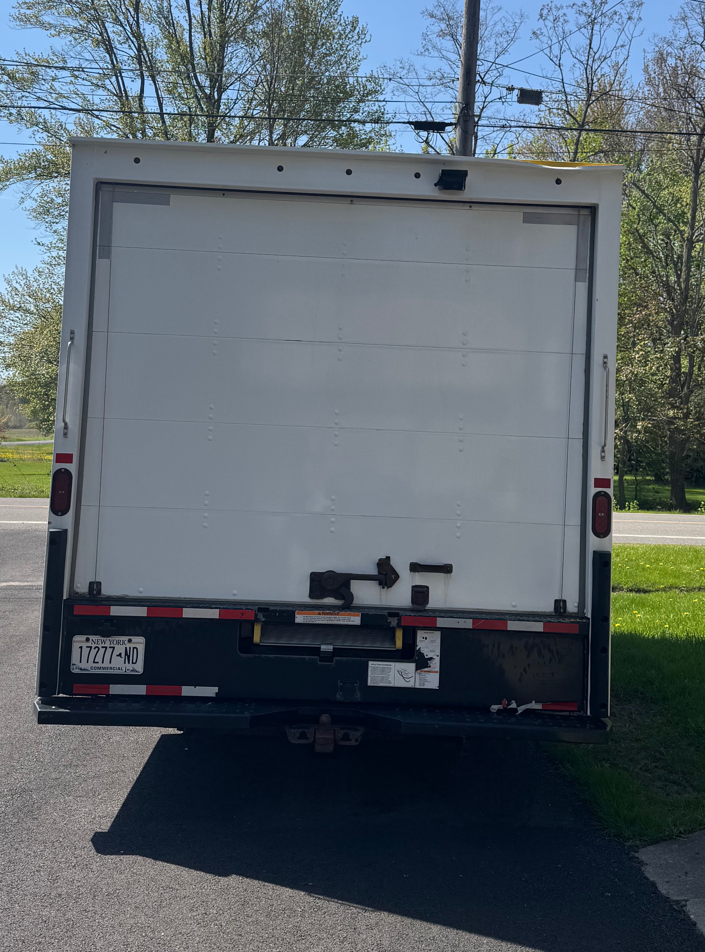 Used 2022 Ford E-350 and Econoline 350 Super Duty w/ Power Windows & Locks Group RWD image 4