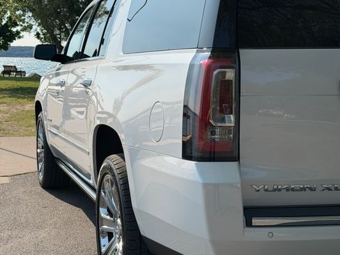 Used 2019 GMC Yukon XL Denali w/ Denali Ultimate Package AWD/4WD image 4