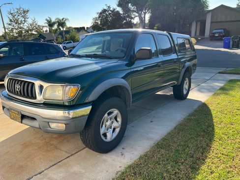 Used 2003 Toyota Tacoma PreRunner image 1