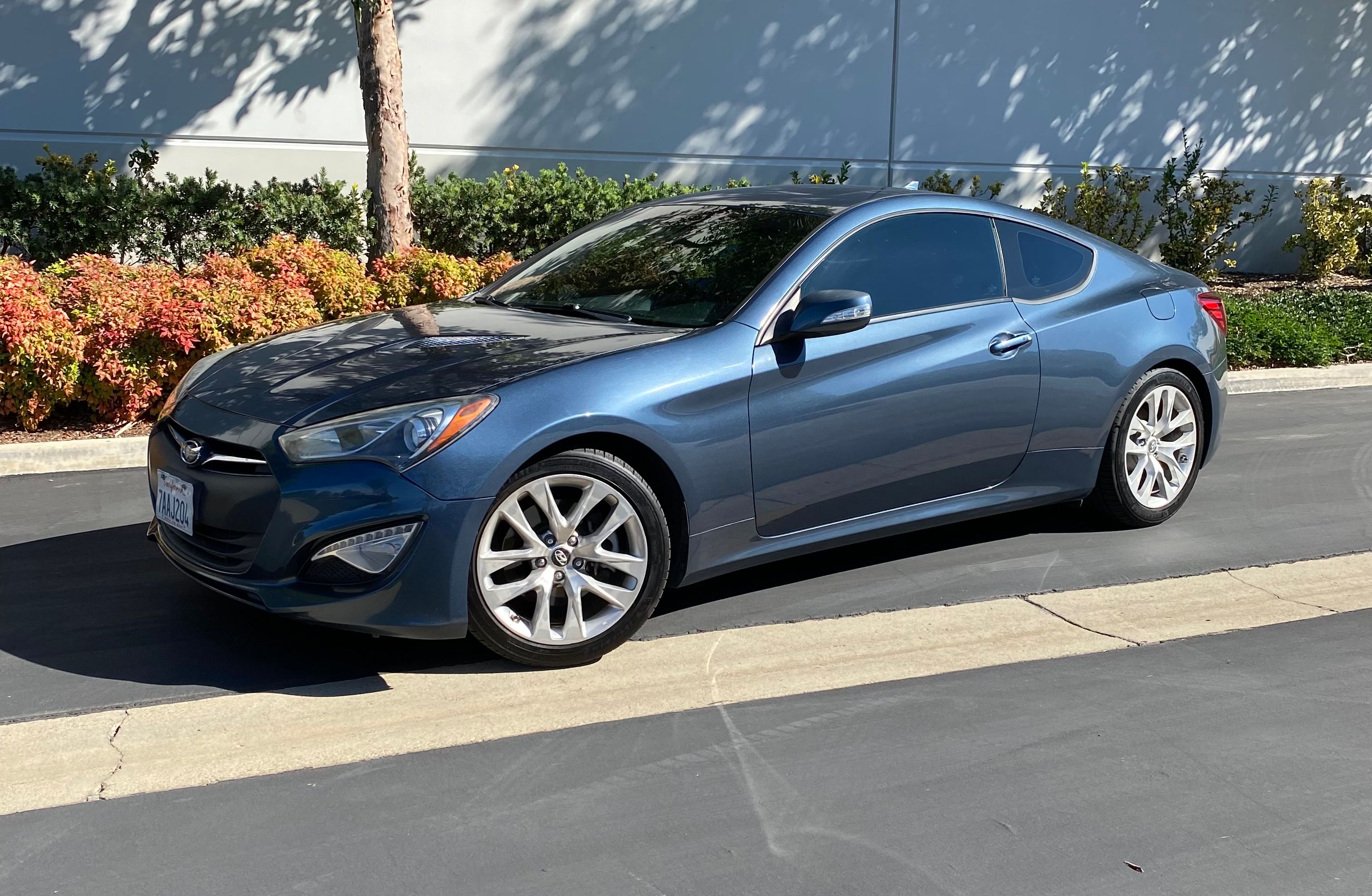 Used 2013 Hyundai Genesis 3.8 RWD image 1
