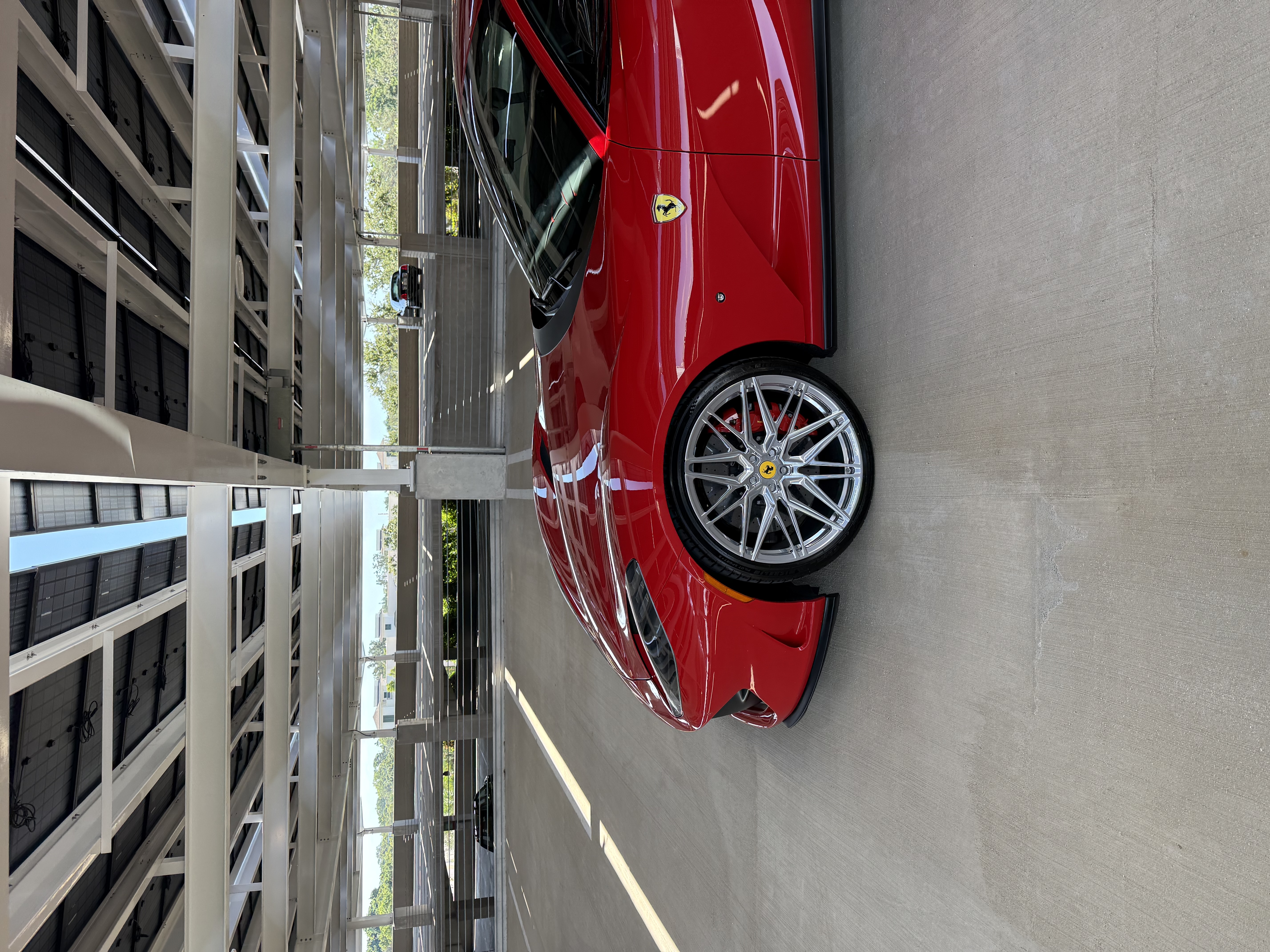 Used 2019 Ferrari 812 Superfast RWD image 2