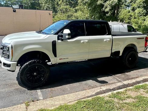 Used 2023 Ford F350 Lariat w/ Lariat Ultimate Package AWD/4WD image 2