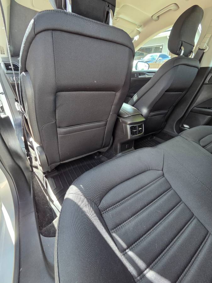 Used 2014 Ford Fusion SE FWD image 11