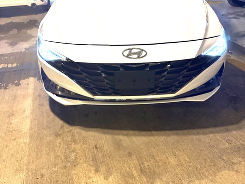 Used 2023 Hyundai Elantra Limited FWD image 6