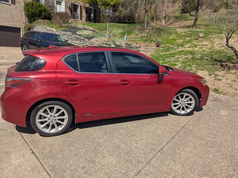 Used 2013 Lexus CT 200h 200h Hatchback 4D w/ Premium Pkg w/Navigation image 1