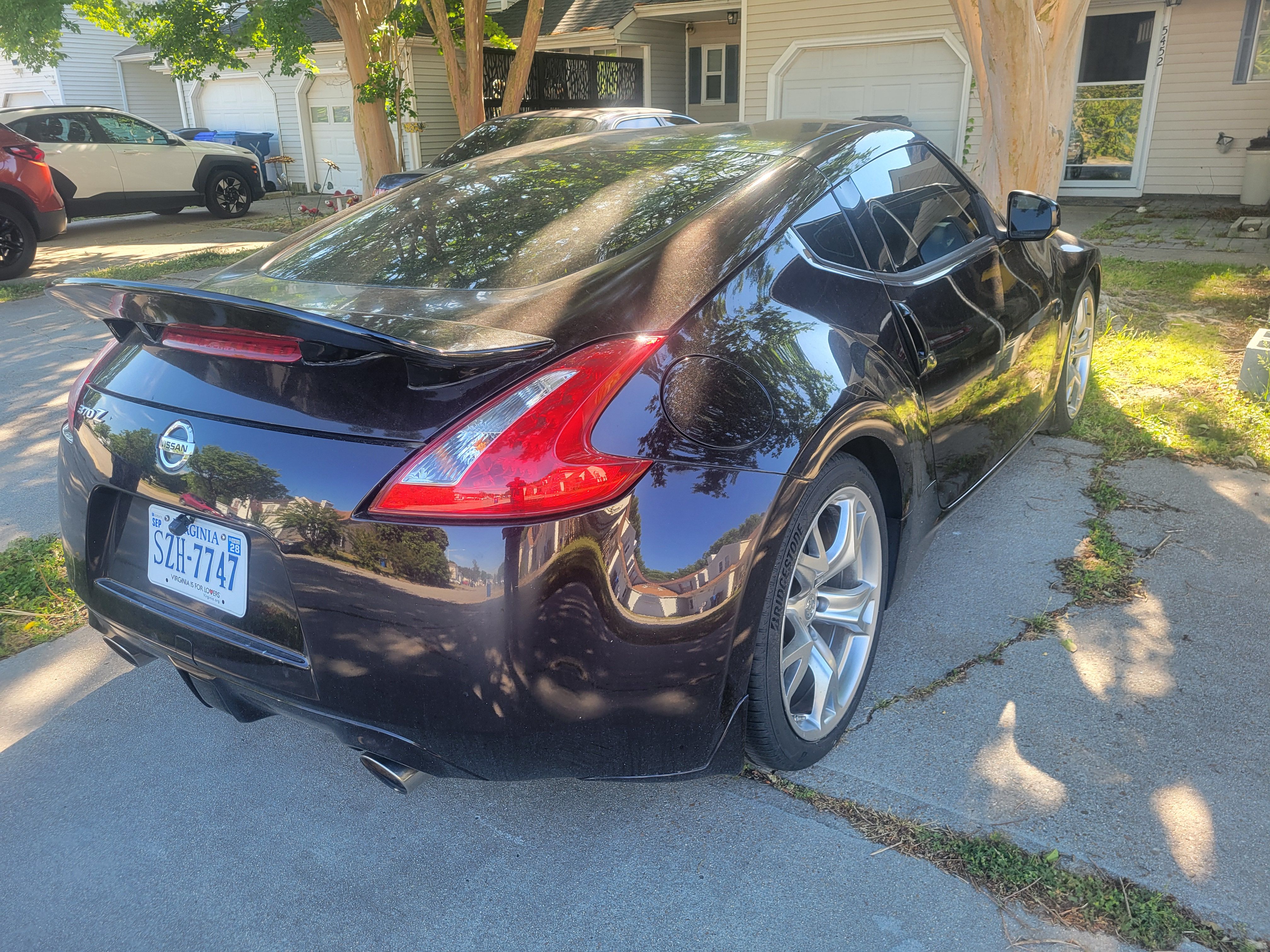 Used 2010 Nissan 370Z Coupe w/ Sport Pkg RWD image 4