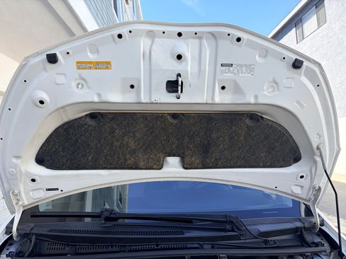 Used 2013 Toyota Yaris LE image 27