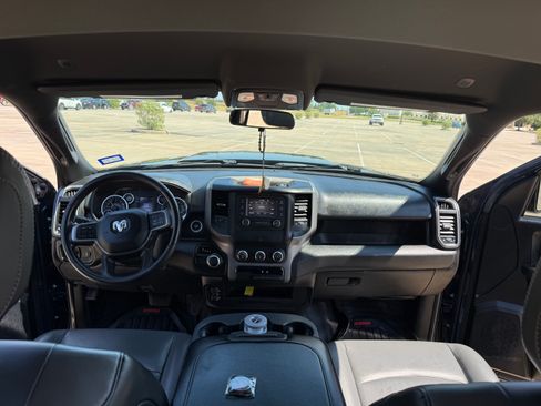 Used 2022 RAM 2500 Tradesman w/ Chrome Appearance Group RWD image 17