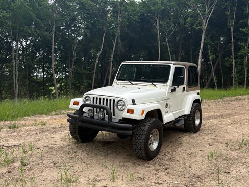 Used 1999 Jeep Wrangler Sahara AWD/4WD image 1