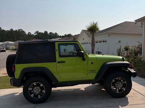 Used 2013 Jeep Wrangler Sport AWD/4WD image 8