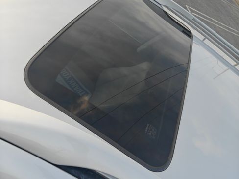 Used 2011 Lexus RX 450h AWD w/ Premium Pkg image 12