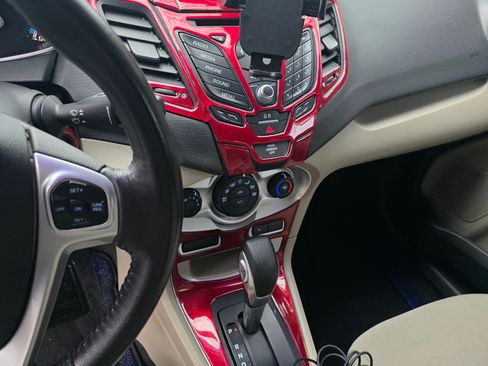 Used 2016 Ford Fiesta SE image 12