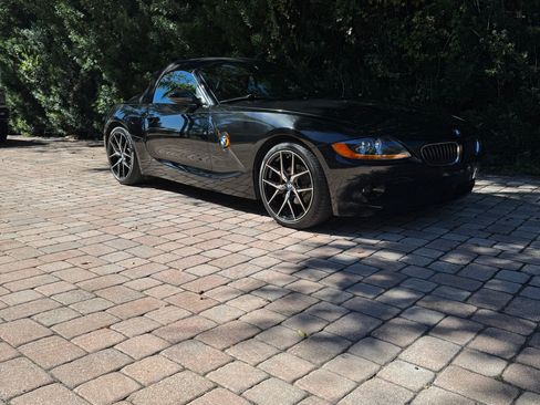 Used 2004 BMW Z4 2.5i RWD image 25