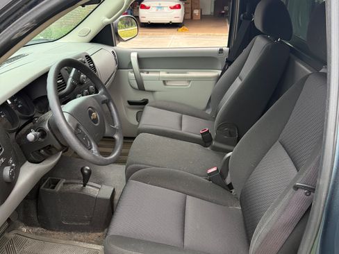 Used 2010 Chevrolet Silverado 1500 W/T AWD/4WD image 2