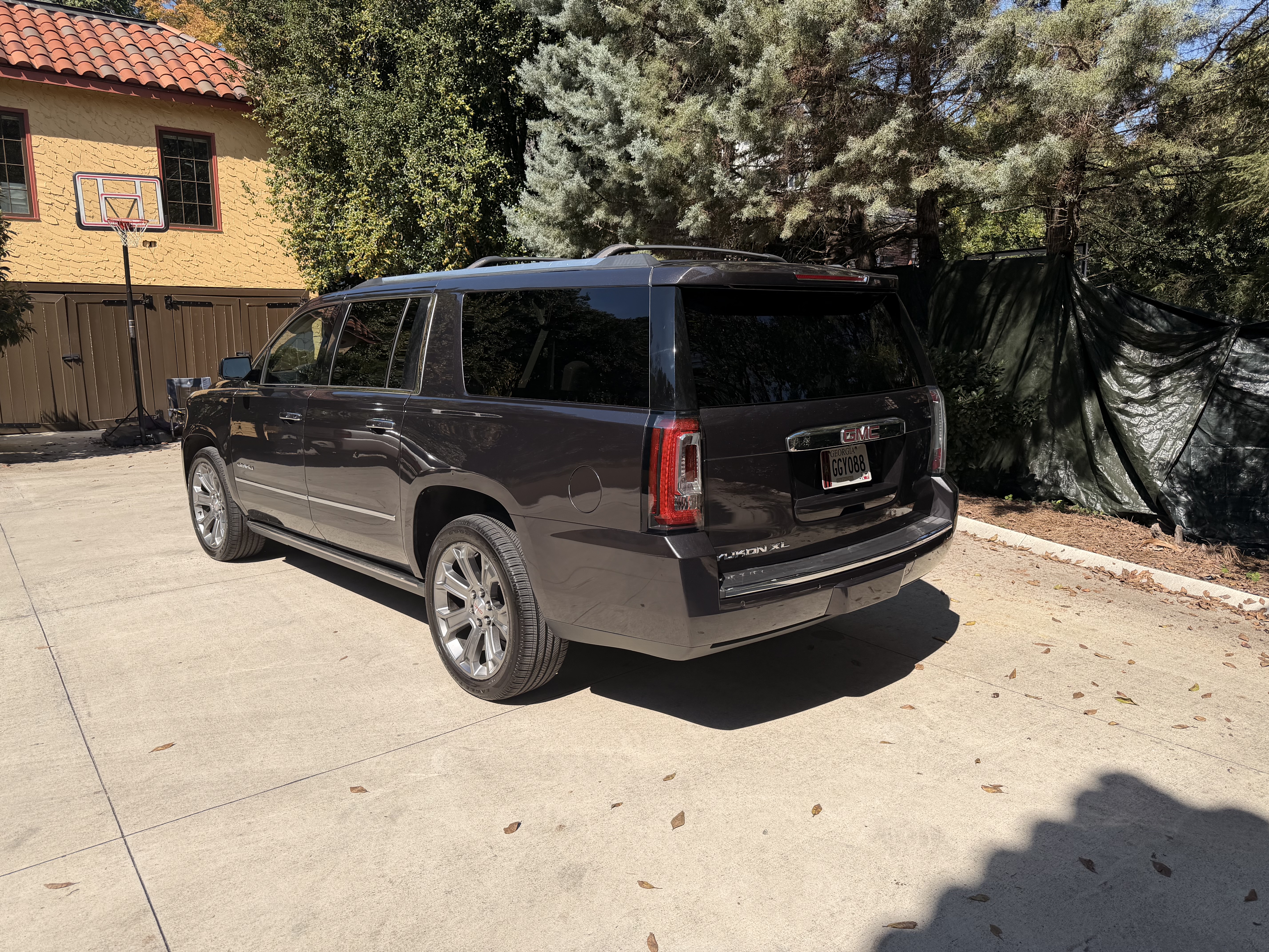 Used 2015 GMC Yukon XL Denali w/ Premium Package RWD image 5