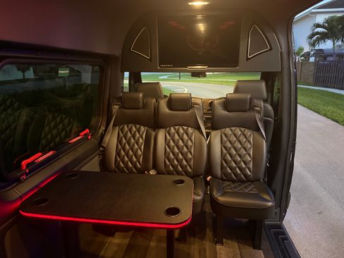 Used 2022 Mercedes-Benz Sprinter 3500 image 12