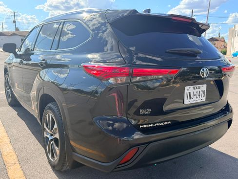 Used 2021 Toyota Highlander XLE FWD image 10