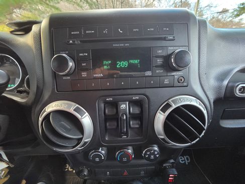 Used 2011 Jeep Wrangler Unlimited Sahara w/ Dual Top Group image 15