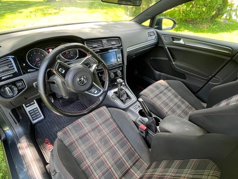 Used 2018 Volkswagen GTI S FWD image 15